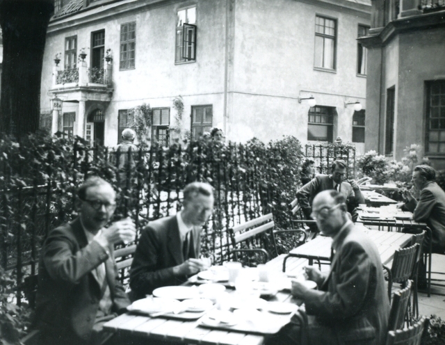 [1951: IUCr Congress and General Assembly: Participants]