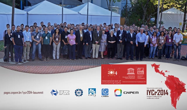[Delegates group photo]