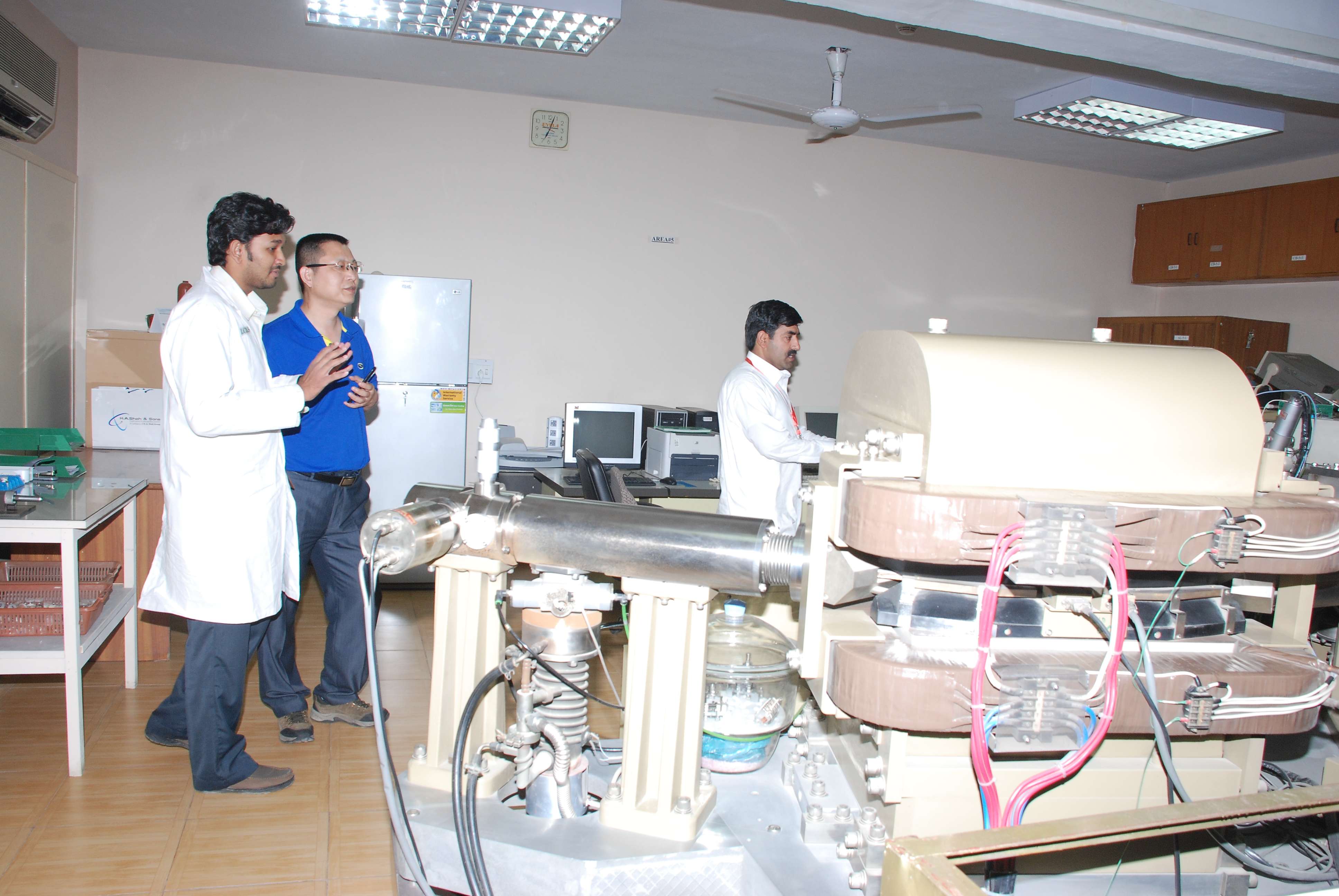 2014: South Asia Summit Meeting on Vistas in structural chemistry: Laboratory visit