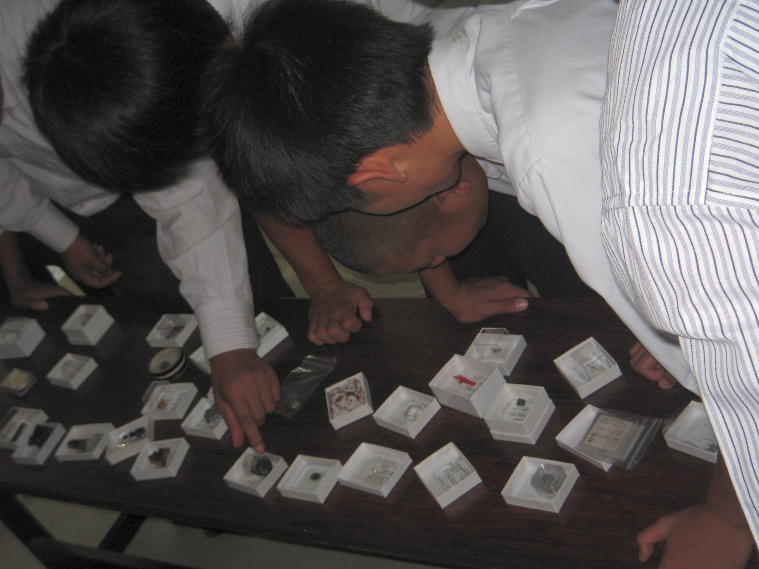 2013: Crystallographic Society of Japan Annual Meeting: Exhibition and hands-on demonstrations