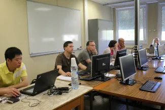 2013: 4th International Workshop on Combined Analysis using X-ray and Neutron Scattering: Classroom session
