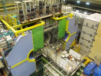 2016: Training Course on Symmetry and Group Theory: Visit to Photon Factory