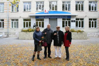 2013: Frontiers of Crystallography Workshop: School visit