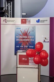 2014: Alice im Kristall-land: An open crystallography day for the general public