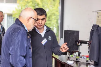 2014: Alice im Kristall-land: An open crystallography day for the general public