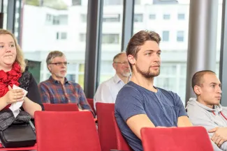 2014: Alice im Kristall-land: An open crystallography day for the general public