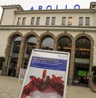2014: Alice im Kristall-land: An open crystallography day for the general public