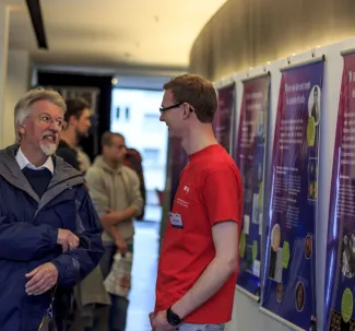 2014: Alice im Kristall-land: An open crystallography day for the general public