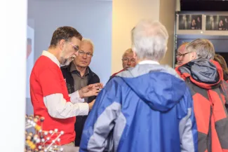 2014: Alice im Kristall-land: An open crystallography day for the general public