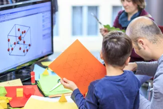 2014: Alice im Kristall-land: An open crystallography day for the general public