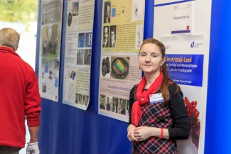 2014: Alice im Kristall-land: An open crystallography day for the general public