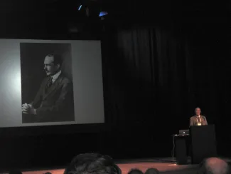 2013: European Crystallographic Meeting: Bragg Symposium