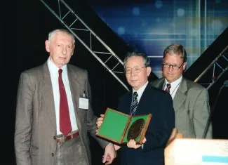 2002: IUCr Congress and General Assembly: Ewald Prize