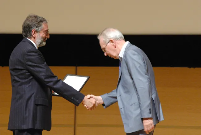 2008: IUCr Congress and General Assembly: Gjønnes Medal Award