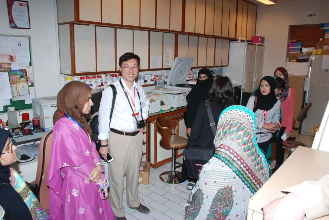 2014: South Asia Summit Meeting on Vistas in structural chemistry: Laboratory visit