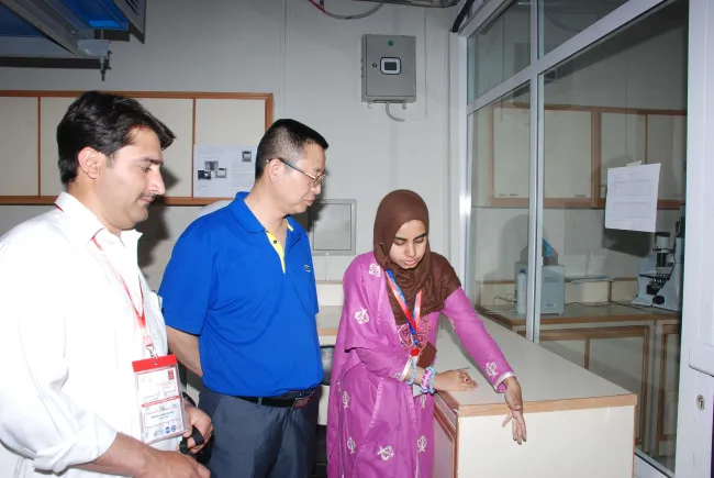 2014: South Asia Summit Meeting on Vistas in structural chemistry: Laboratory visit