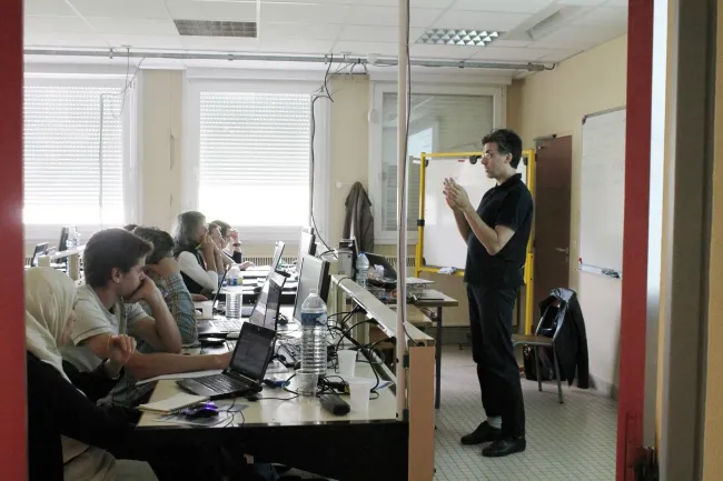 2013: 4th International Workshop on Combined Analysis using X-ray and Neutron Scattering: Classroom session