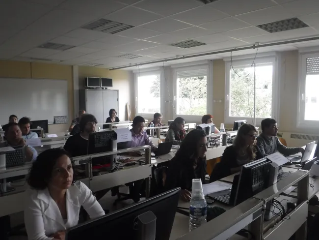 2016: 7th International Workshop on Combined Analysis using X-ray and Neutron Scattering: Classroom session