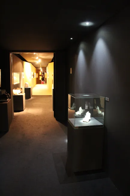 2013: Crystalli!: Exhibition