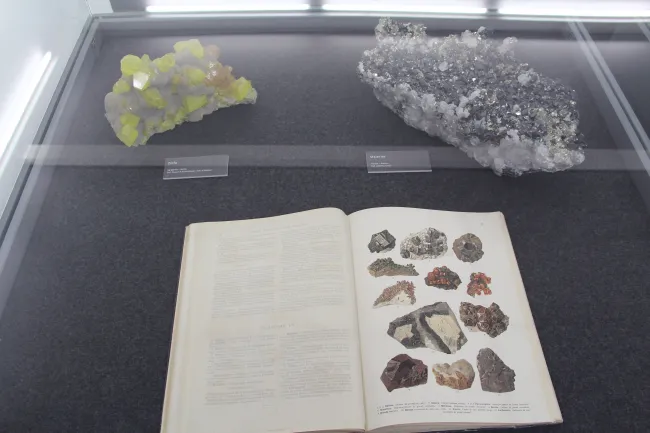 2013: Crystalli!: Exhibition