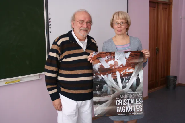 2013: Frontiers of Crystallography Workshop: School visit