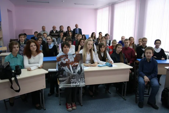 2013: Frontiers of Crystallography Workshop: School visit